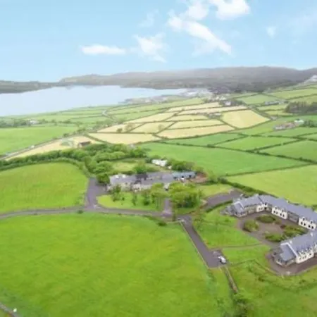 11 Dingle Manor, Stunning 3-bed House *