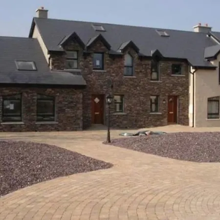 Сasa de vacaciones 11 Dingle Manor, Stunning 3-bed House Emlagh East