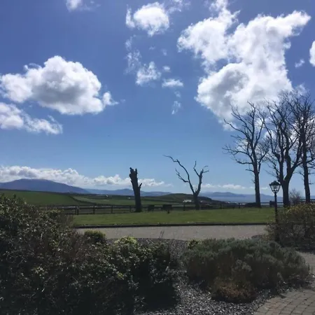 11 Dingle Manor, Stunning 3-bed House Сasa de vacaciones Emlagh East