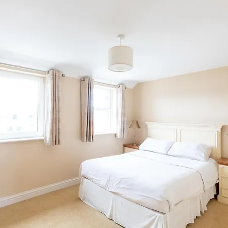 11 Dingle Manor, Stunning 3-bed House Emlagh East