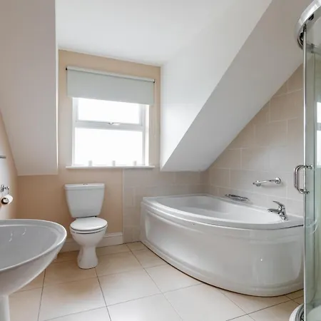Сasa de vacaciones 11 Dingle Manor, Stunning 3-bed House